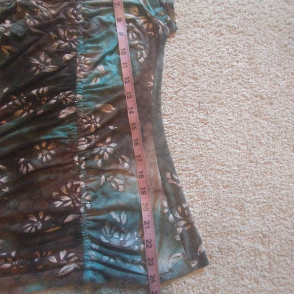 Dressbarn Brown and Blue Floral Ruched Cap Sleeve Blouse - Picture 8 of 9